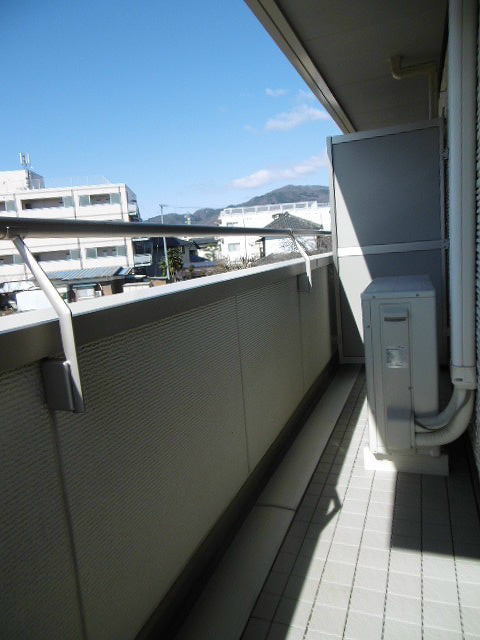 バルコニー　写真は201号室です（参考）