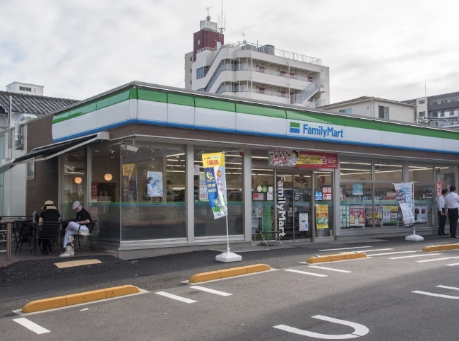 コンビニ　ファミリーマート江東石島店（コンビニ）まで158m