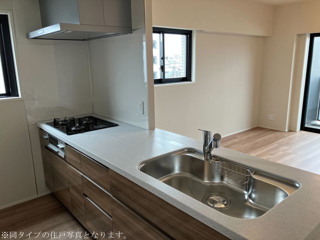 キッチン　※写真は同タイプ住戸です。