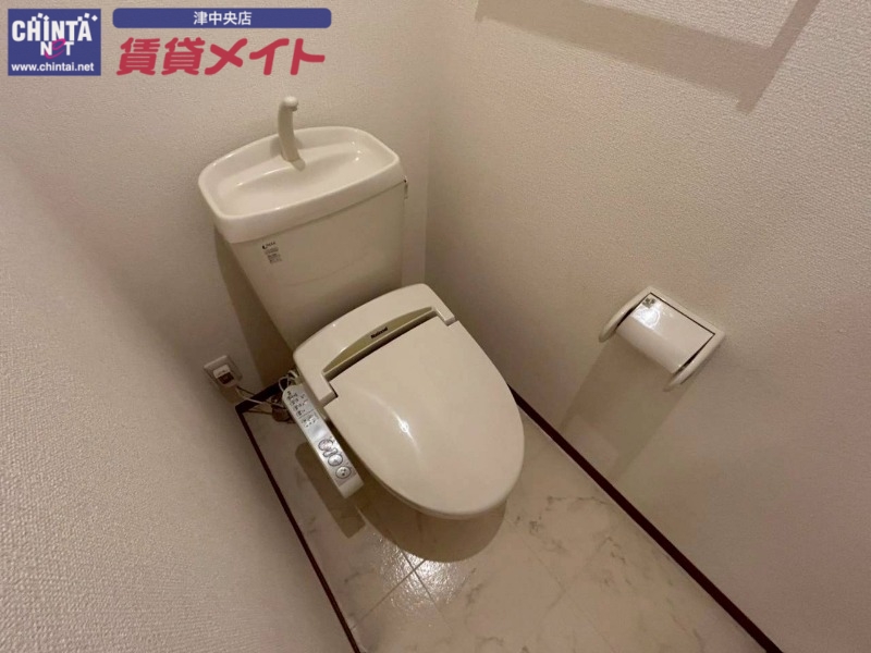 トイレ　同型参考写真