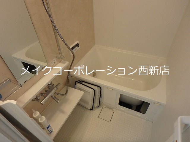 バス・シャワールーム　※工事中の写真
