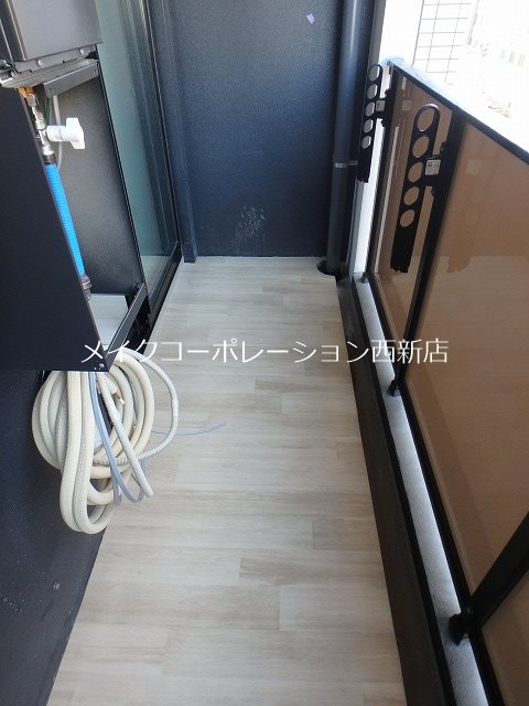 バルコニー　※工事中の写真