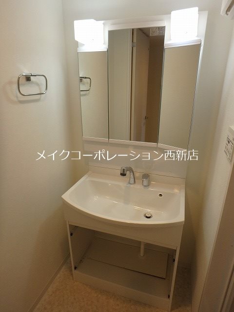 洗面設備　※工事中の写真