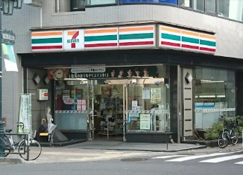 コンビニ　セブンイレブン東日暮里4丁目店（コンビニ）まで79m