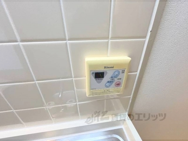 その他設備　給湯器リモコン