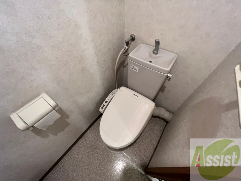 トイレ　トイレです。ウォシュレット付を探している方、おすすめです。