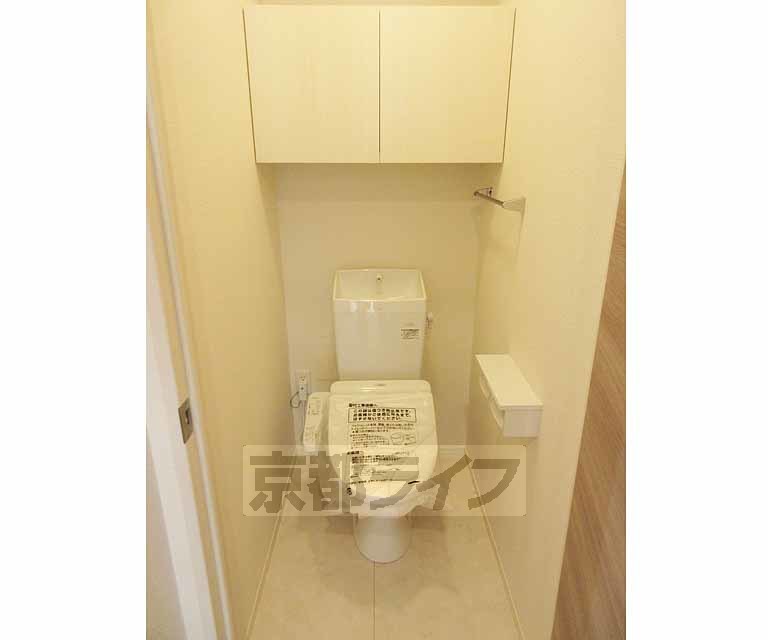 トイレ　温水洗浄便座付きです。