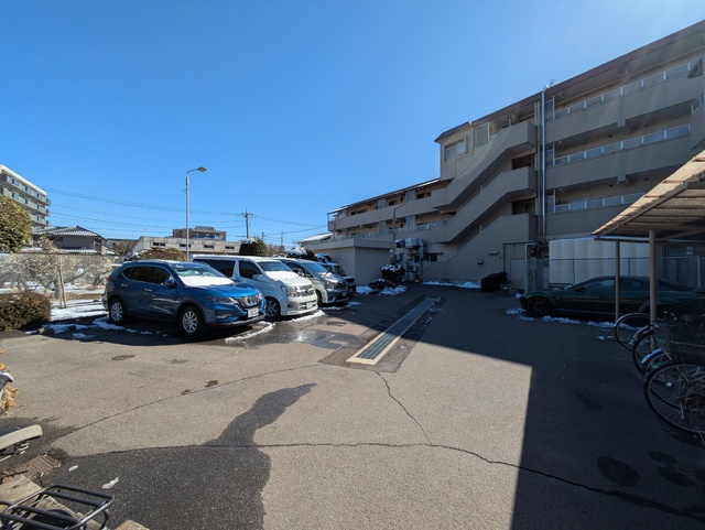 駐車場　★駐車場★（空き状況・使用料等詳細はご確認下さい）
