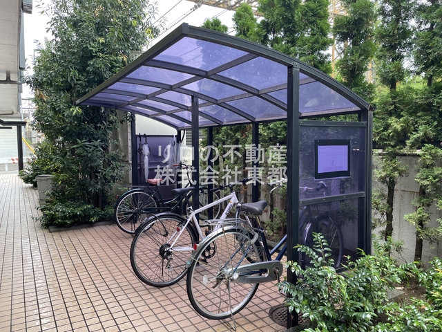 その他共有部分　雨の日でも安心☆屋根付の駐輪場です☆