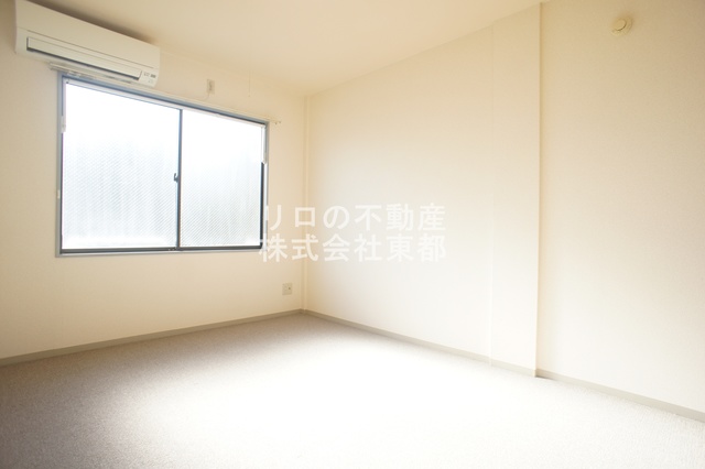 居室・リビング　南向きなので暖かな日差しが入りますね♪