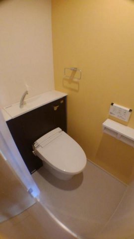 トイレ　清潔感のあるトイレです