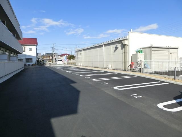 駐車場　敷地内駐車場