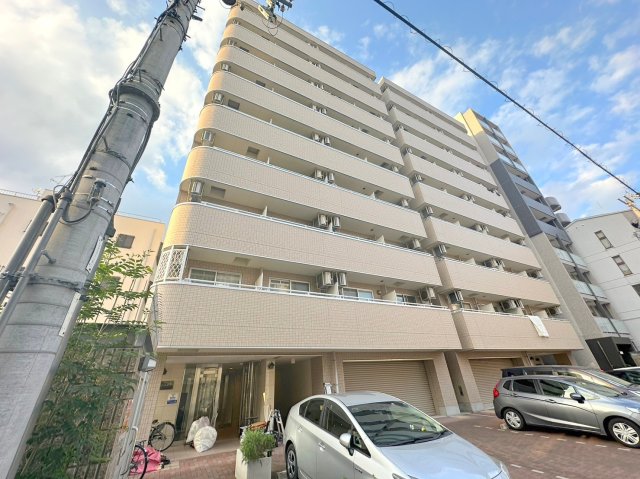 建物外観　オシャレな外観。この周辺では飛びぬけて目立っています。