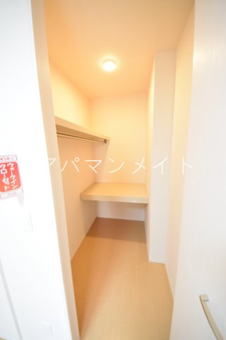 収納　ウォークインクローゼット
