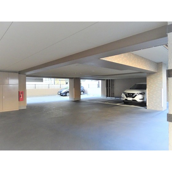 駐車場　駐車場