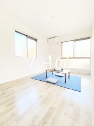 居室・リビング　洋室のお部屋です。(モデルルームです。)