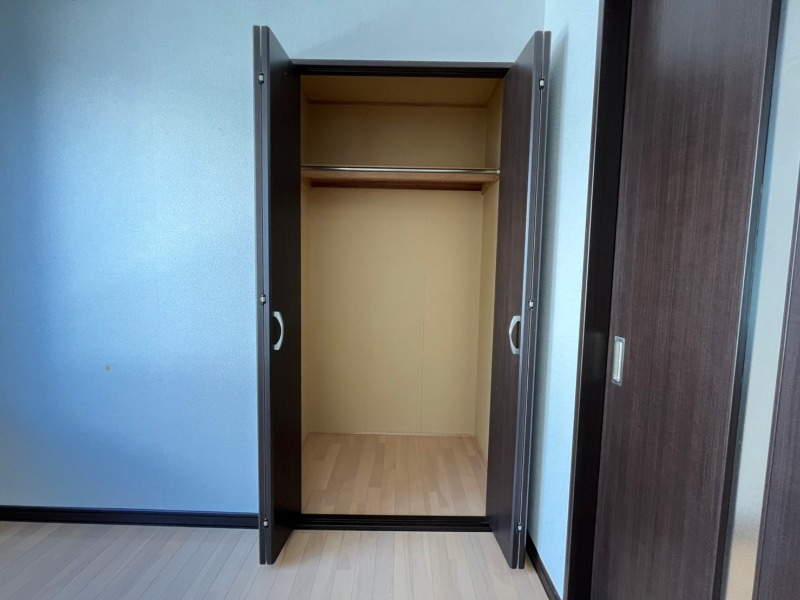 収納　寝室の収納です。部屋がすっきり片付きます。