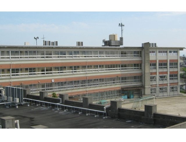 中学校　枚方市立第二中学校（中学校）まで1096m