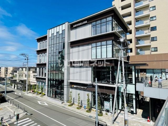 図書館　名取市図書館（図書館）まで329m