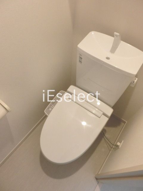 トイレ　ウォシュレット付きのトイレ。