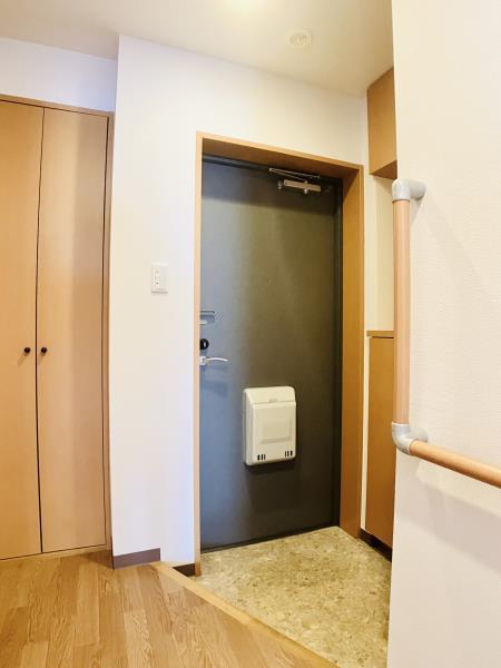 玄関　収納もある玄関です