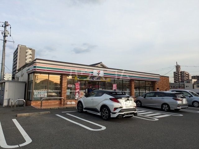 コンビニ　セブンイレブン　小牧中央１丁目店（コンビニ）まで151m