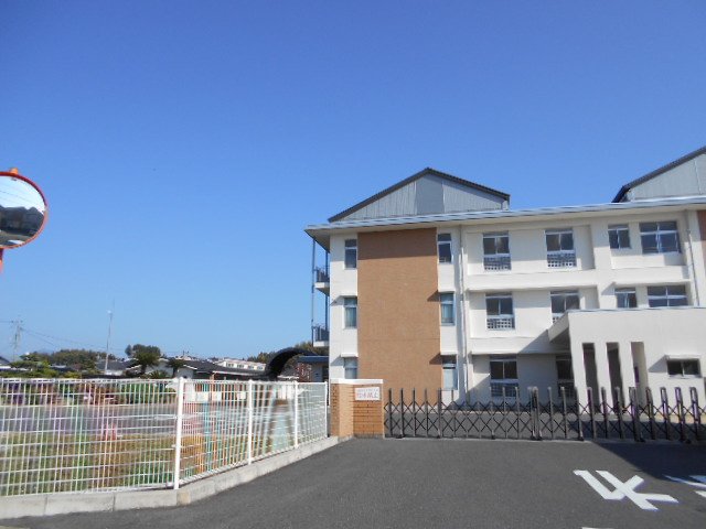 小学校　津山市立東小学校（小学校）まで1677m