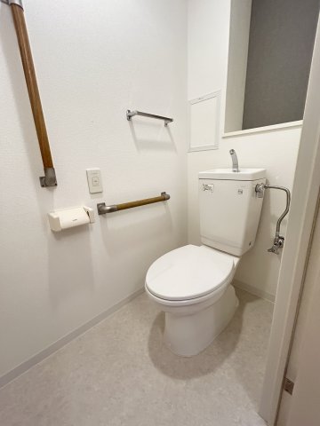 阪急神戸線 武庫之荘駅 徒歩25分 6階建 築20年のトイレ写真