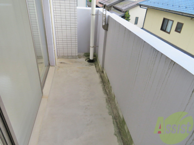 バルコニー　洗濯物がたくさん干せるバルコニーで嬉しいですね。