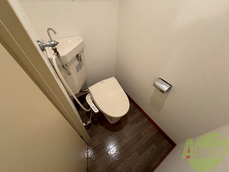 トイレ　こちらはトイレです。清潔感があり、安心して使用できます。