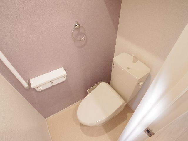 トイレ　清潔感のあるトイレです