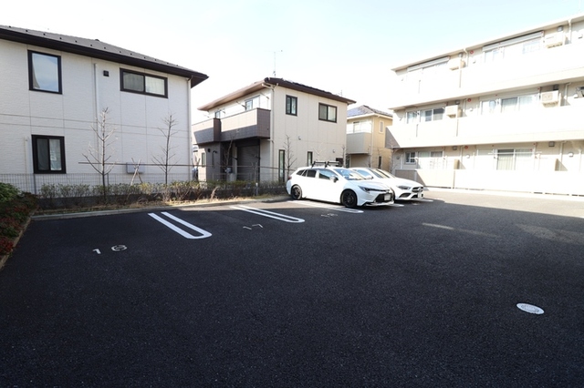 駐車場　駐車場