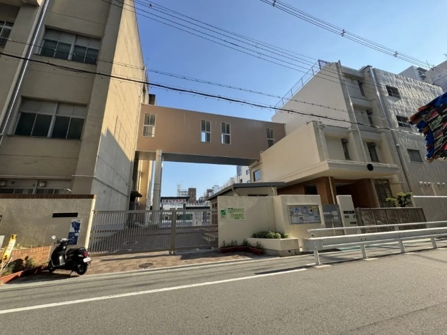 小学校　大阪市立堀江小学校東学舎（小学校）まで292m