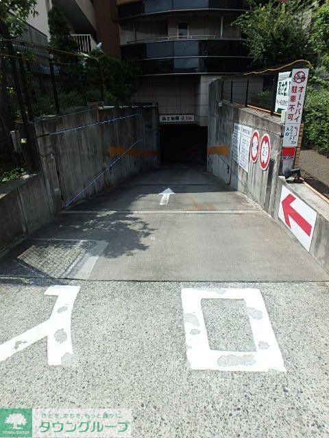 駐車場　駐車場