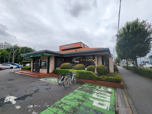 飲食店　ロイヤルホスト所沢店（飲食店）まで418m