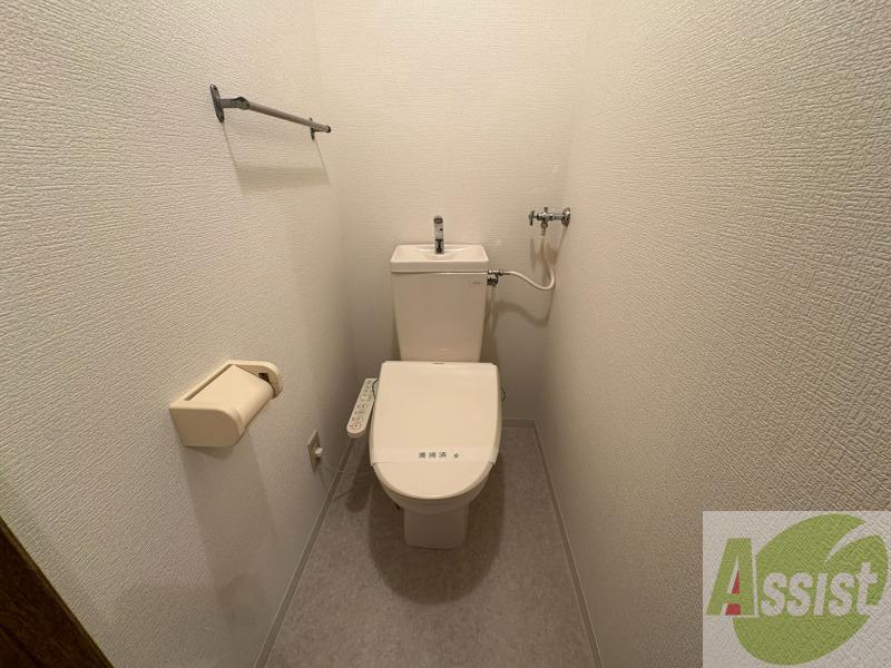 トイレ　こちらはトイレです。清潔感があり、安心して使用できます。