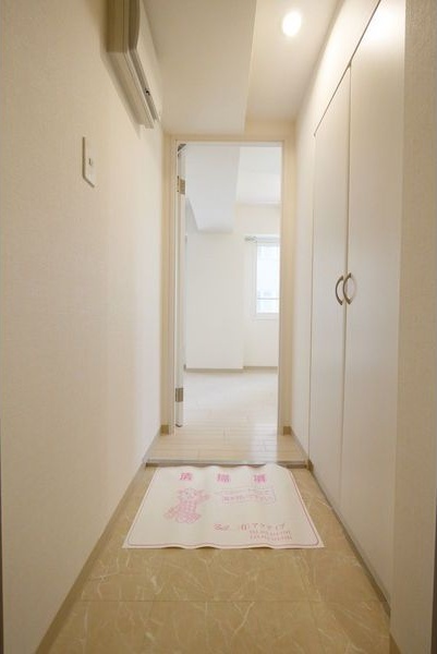 玄関　同タイプの内観です。