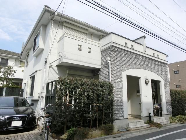 建物外観　★お洒落な外観・祖師ヶ谷大蔵駅徒歩９分・買い物・生活便利で…