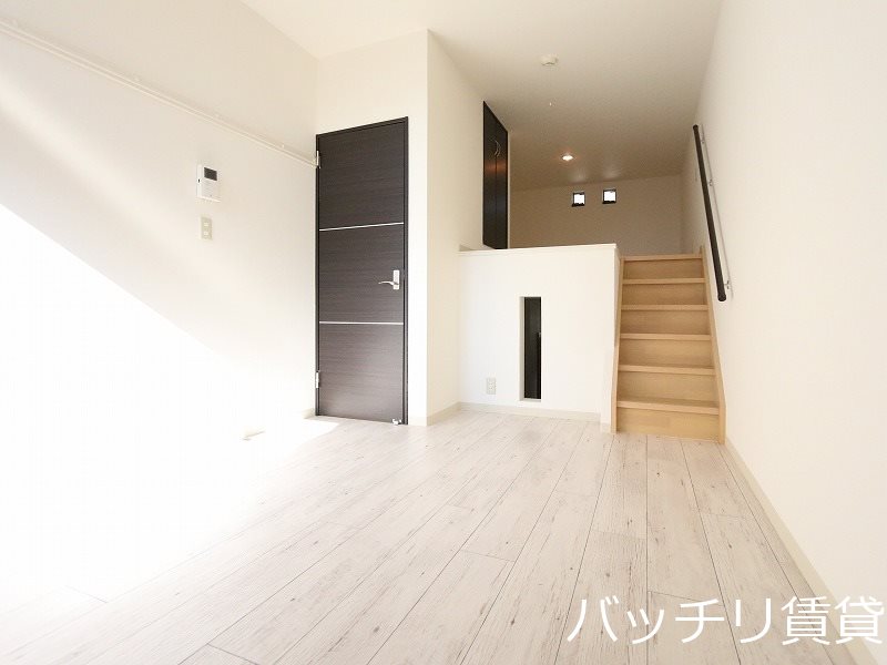 居室・リビング　同型タイプの為、現状を優先致します。