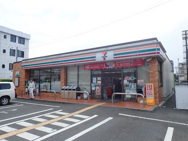 コンビニ　セブンイレブン（コンビニ）まで342m