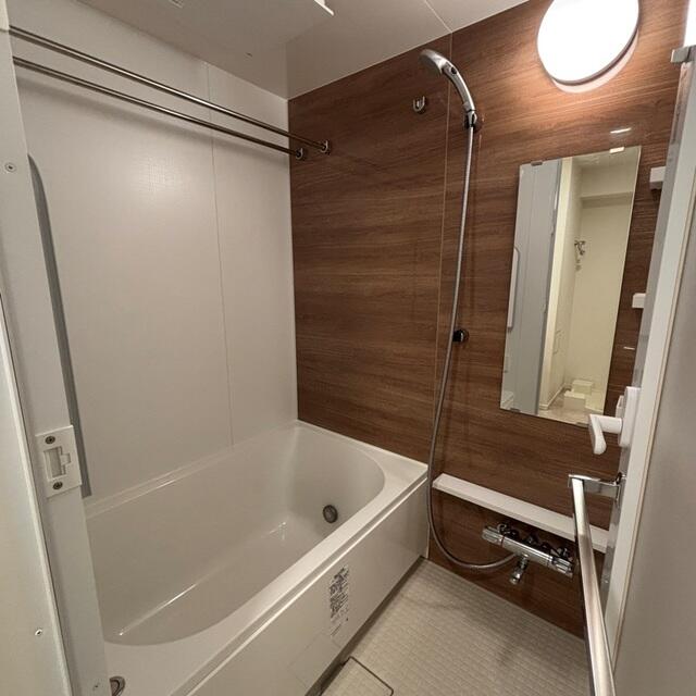 バス・シャワールーム　※写真は同タイプ住戸です。