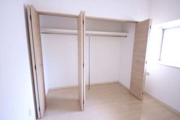 収納　※写真は同じマンションの違う部屋のものになります。