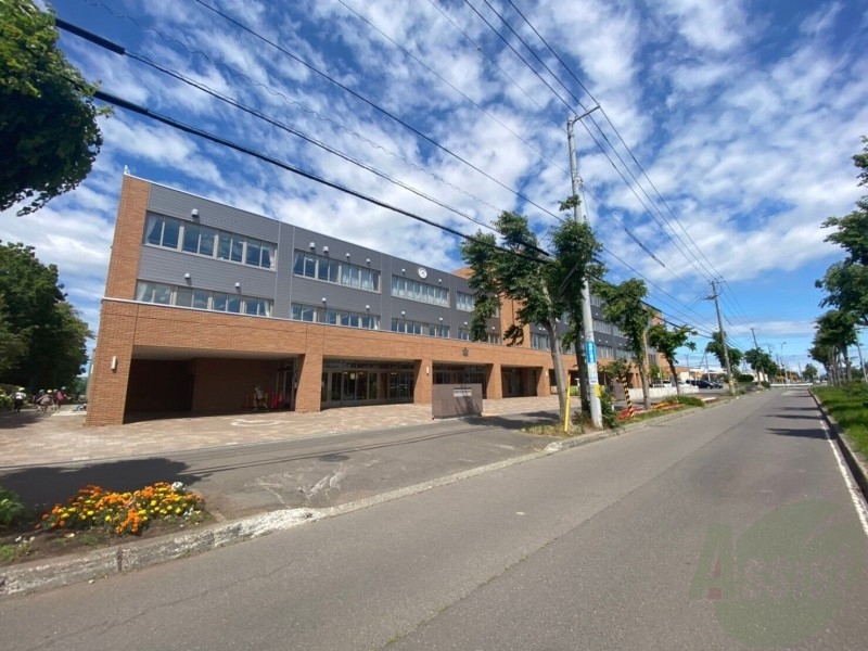 小学校　札幌市立屯田小学校（小学校）まで319m
