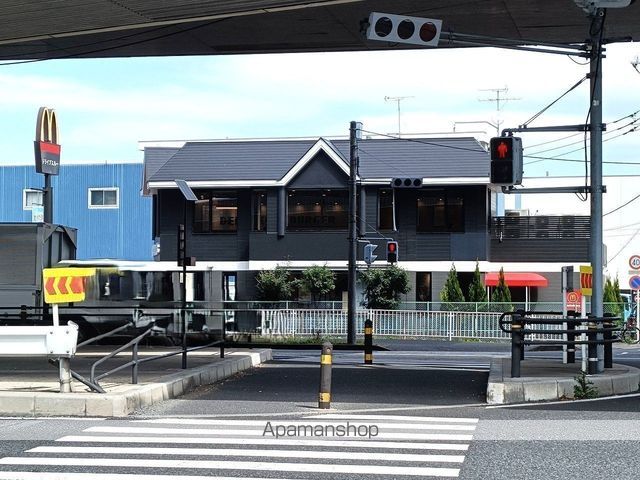 飲食店　マクドナルド浦和曲本店（飲食店）まで470m