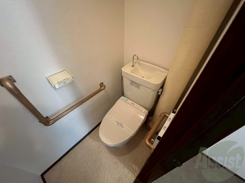 トイレ　こちらはトイレです。清潔感があり、安心して使用できます。