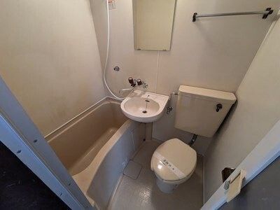 東急東横線 学芸大学駅 徒歩1分 4階建 築39年の風呂写真