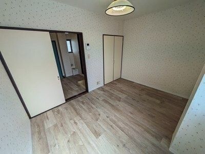 東急東横線 学芸大学駅 徒歩1分 4階建 築39年の居間写真