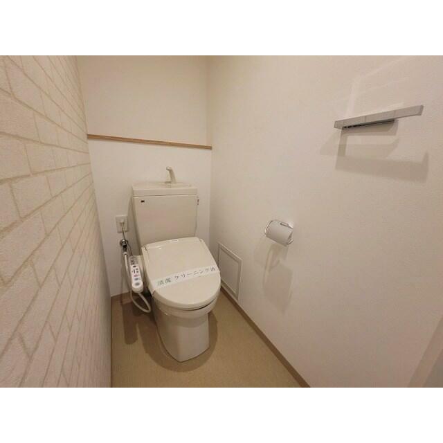トイレ　※同仕様写真含む