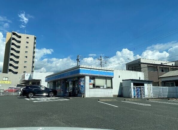 コンビニ　ローソン 福津中央一丁目店（コンビニ）まで605m