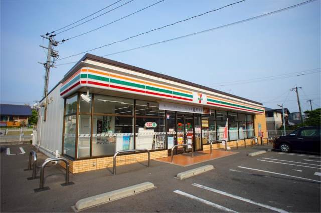 コンビニ　セブンイレブン大和町店（コンビニ）まで459m